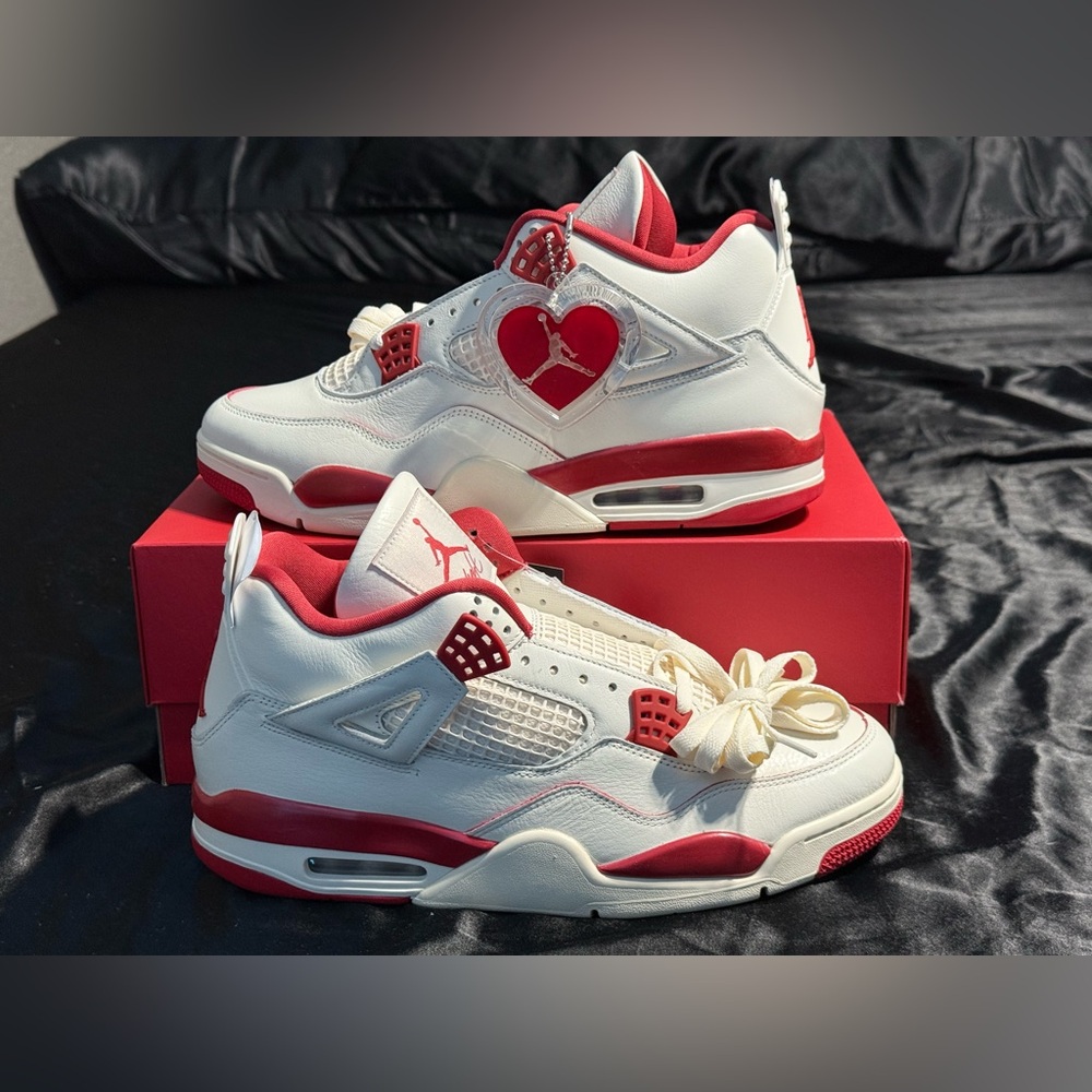 Women’s Size 13.5/Men’s Size 12 - Air Jordan 4 Retro "Pale
Ivory and Tough Red"